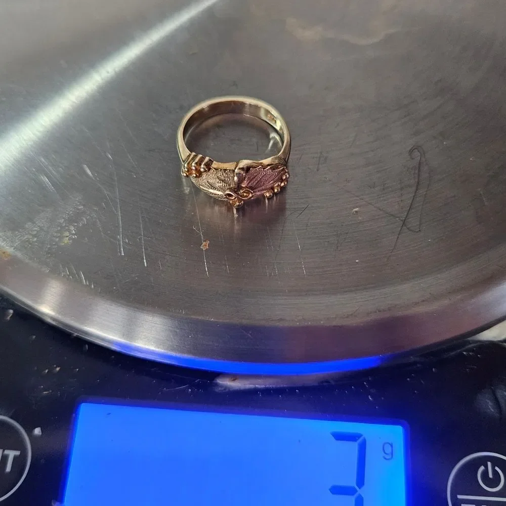 10k Black Hills Gold Leaf Design Ring